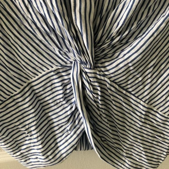 Striped Crop Top - Picture 3 of 8